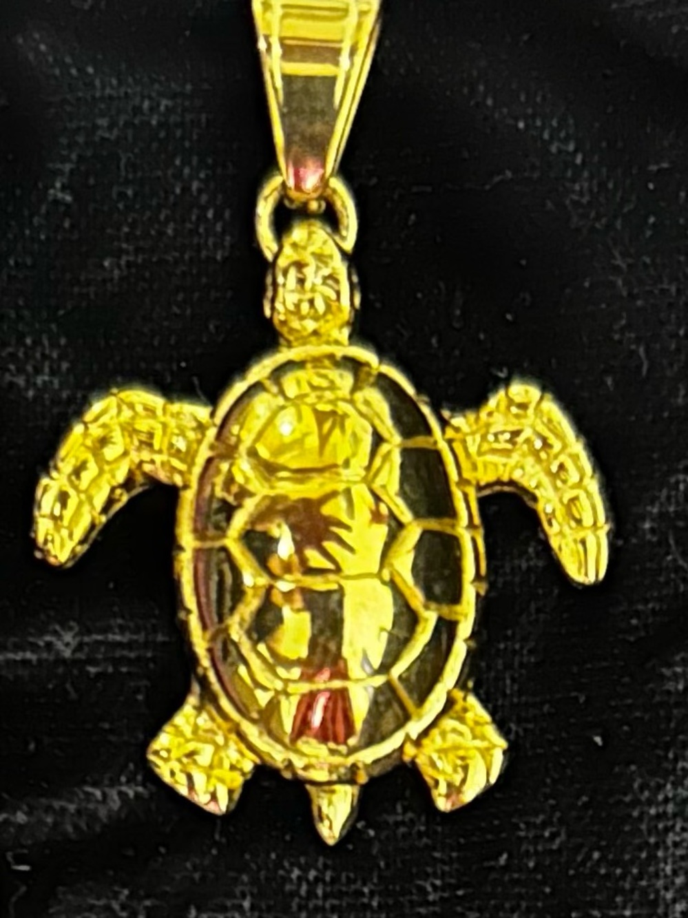 Gold plated Turtle Pendant Charm NWOT
